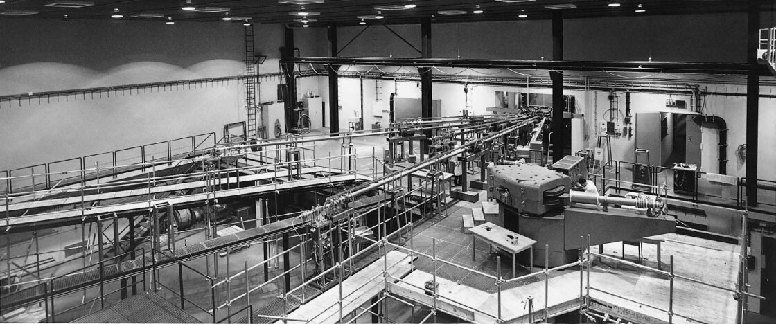 Measuring stations at the van de Graaff accelerator - enlarged view