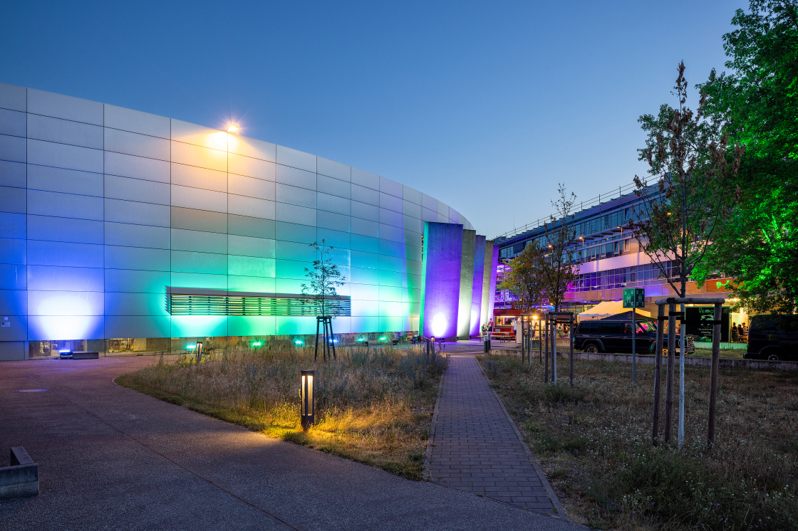 Photo Bessy II illuminated from the outside