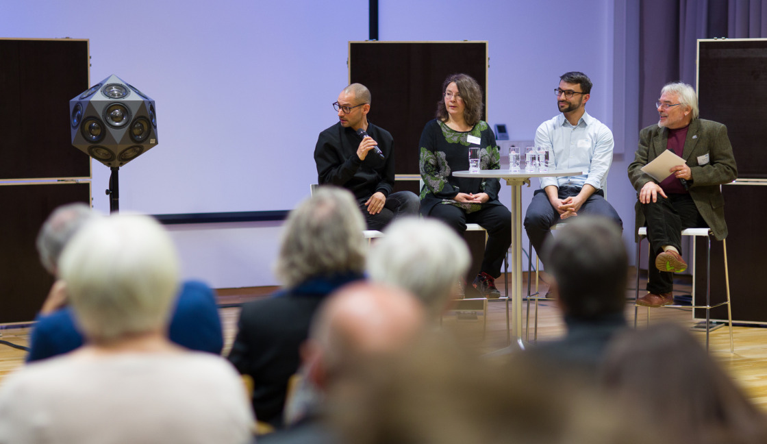 Bild von der Podiumsdiskussion zur Klangkunst