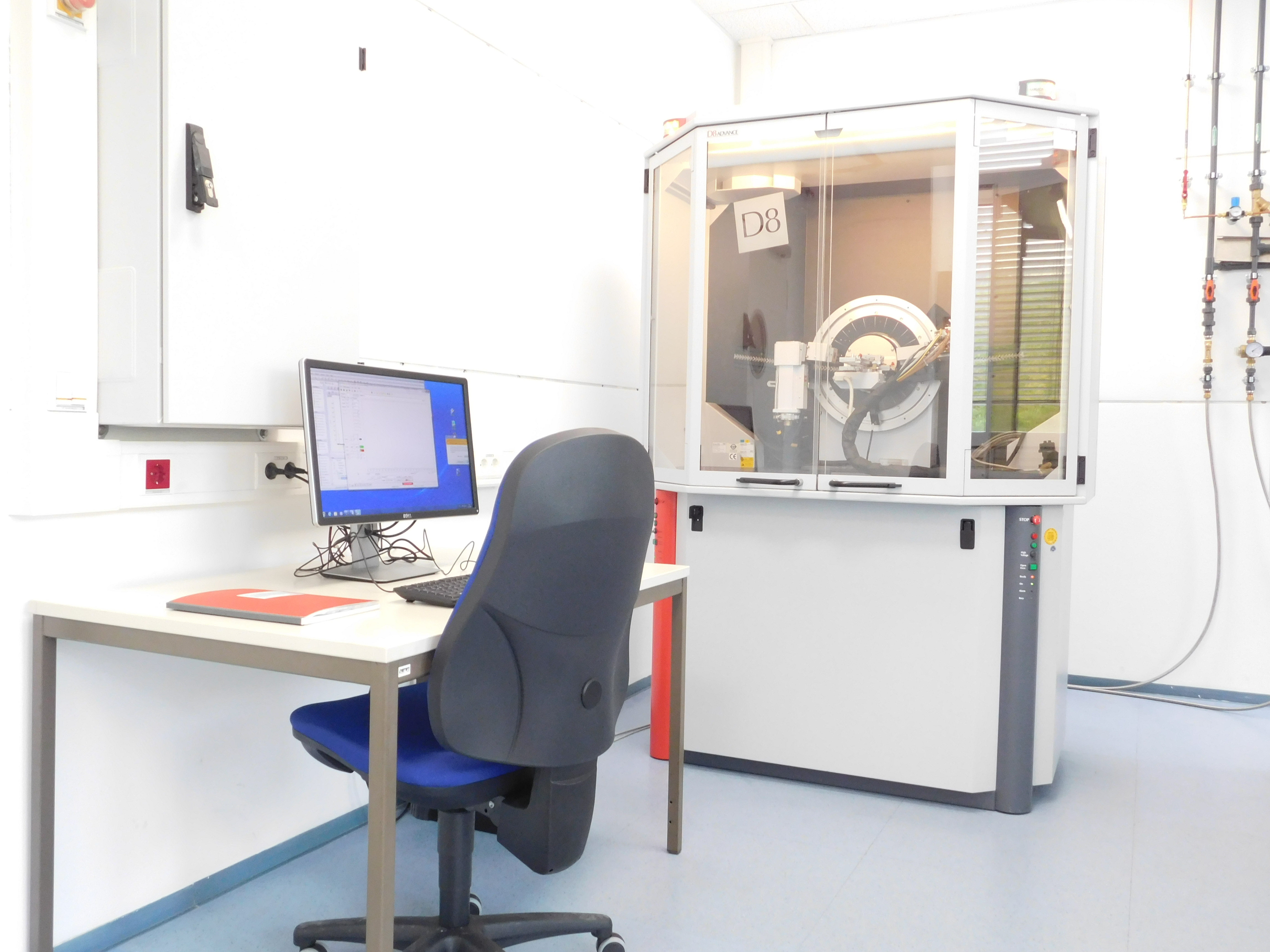 Bruker D8 G�bel-Mirror f�r streifenden Einfall in PT006