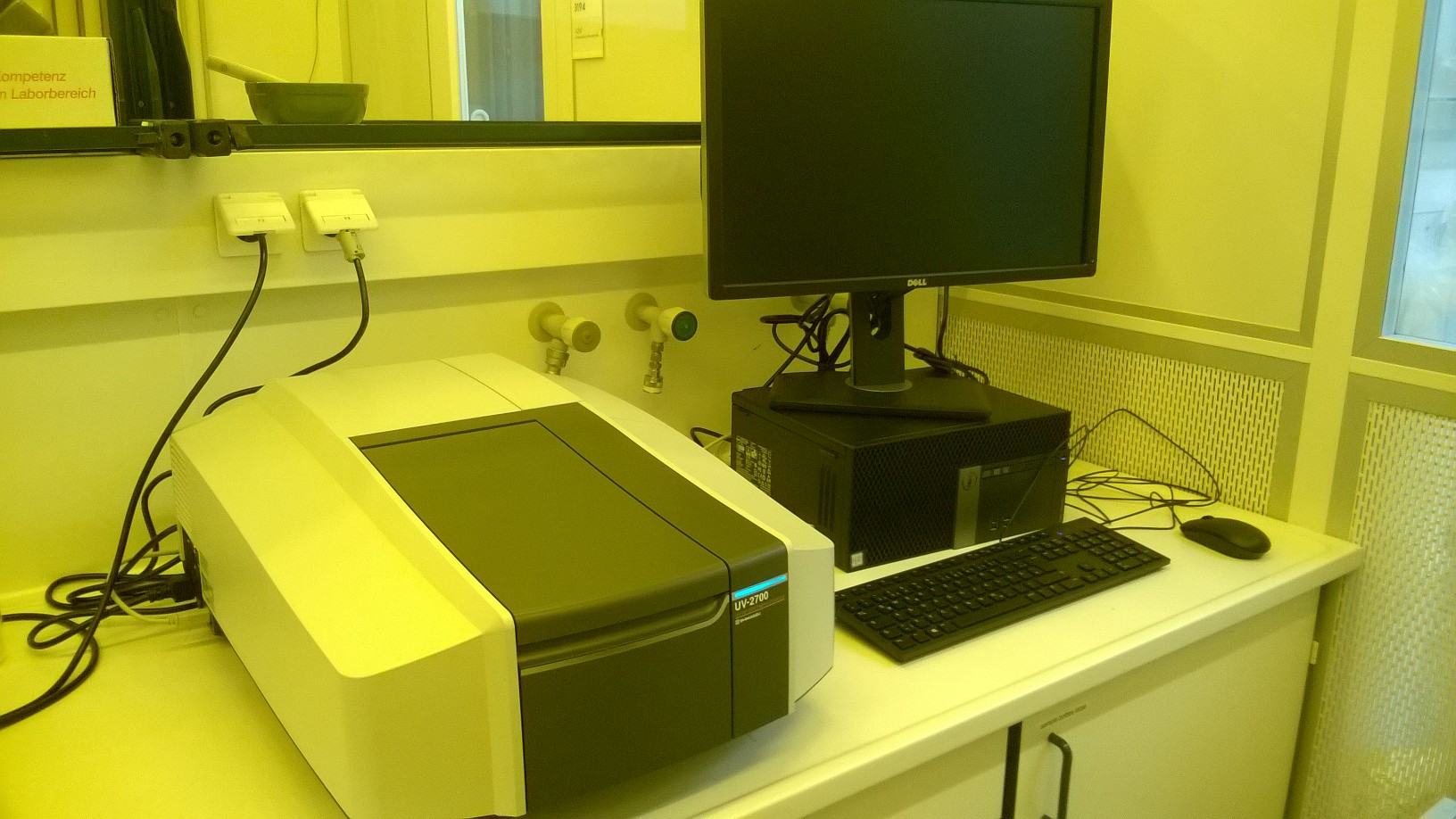 UV-VIS Spectrophotometer Shimadzu UV-2700