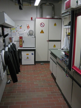 LS-126 sample preparation lab