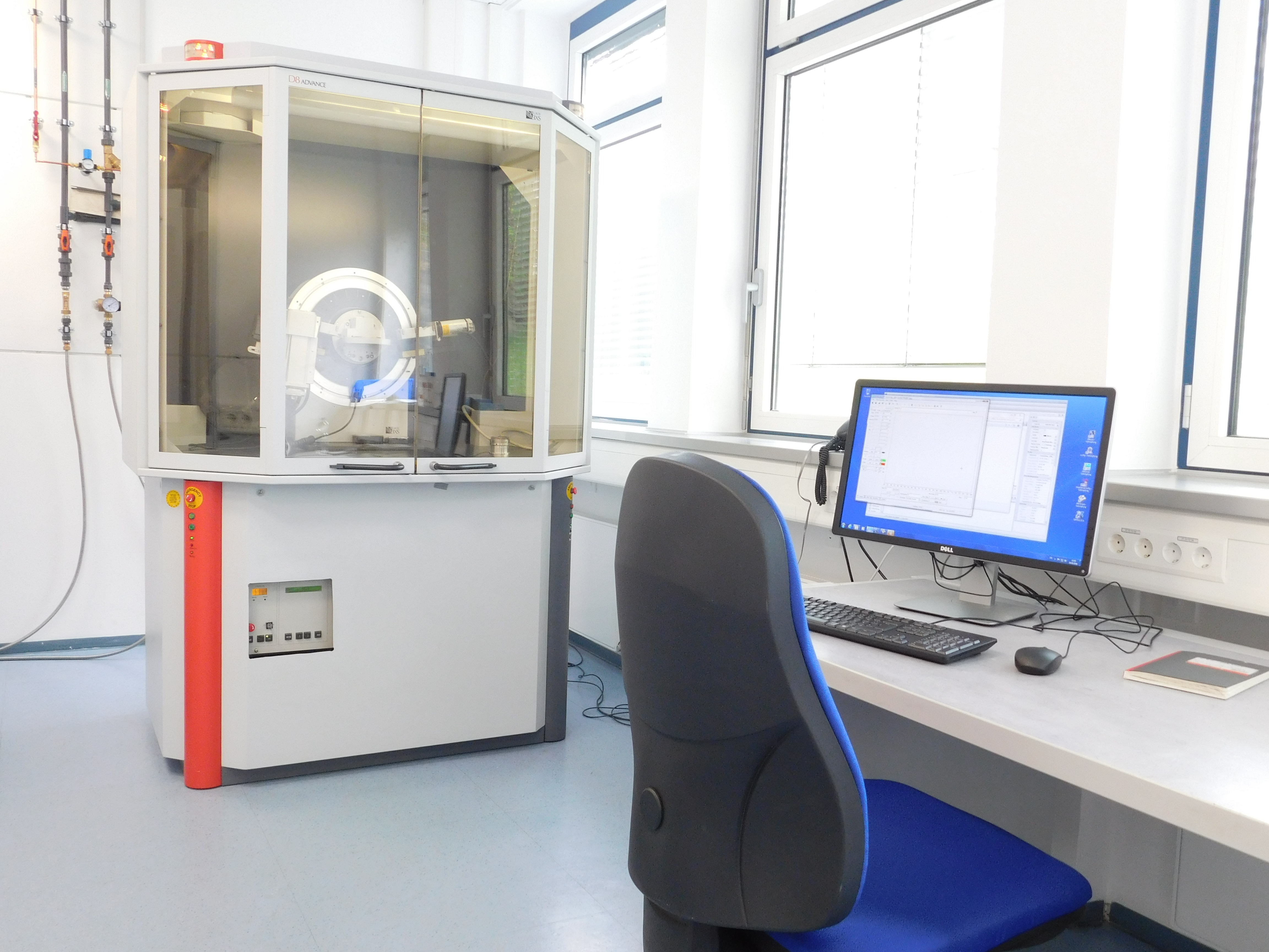 BRUKER X-ray diffractometer D8 Advance for classical X-ray powder diffraction in PT006
