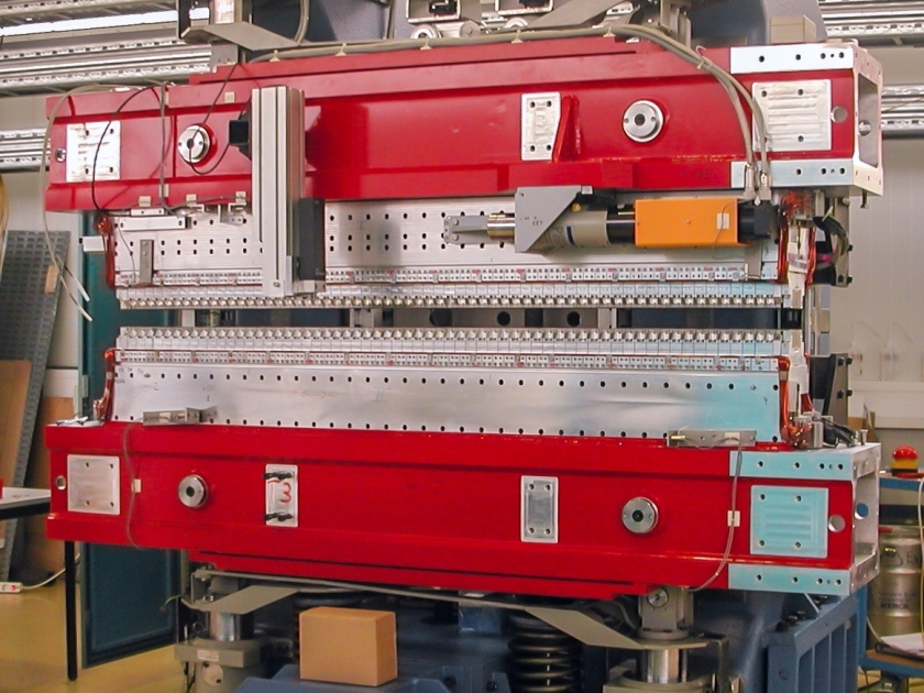 Der APPLE II UE56 Doppelundulator erzeugt brillantes Licht mit variabler Polarisation.