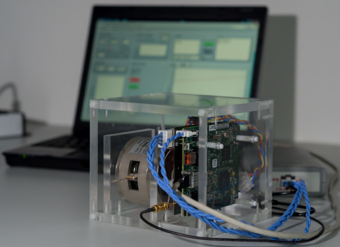 Development of a miniaturised EPR spectrometer