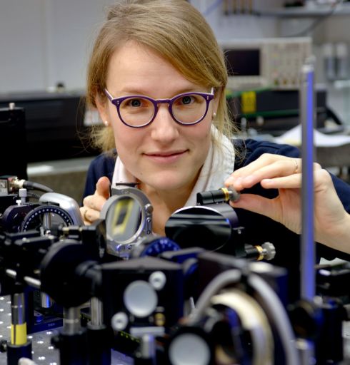 Renske van der Veen heads new department "Atomic Dynamics in Light-Energy Conversion"