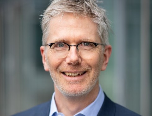 Prof. Rutger Schlatmann ist Vorstand der Europischen Photovoltaik-Plattform