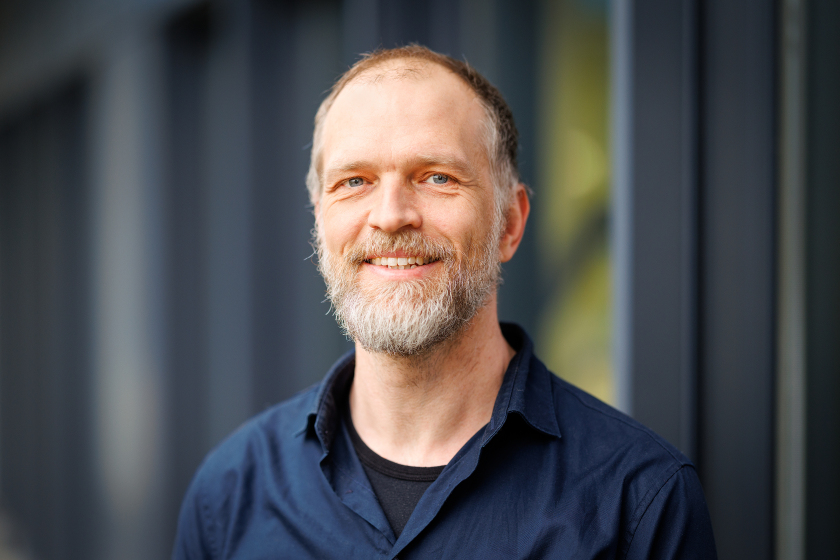 Dirk Lohmann leitet seit Sommer 2024 das Sch&uuml;lerlabor am HZB-Standort Wannsee.