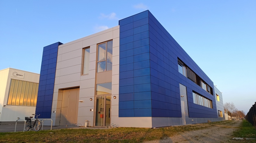 Das Reallabor f&uuml;r Bauwerkintegrierte Photovoltaik am HZB.