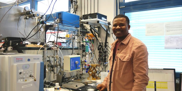 In the team of Matt Mayer at HZB, Moses is working on new photocatalysts for the conversion of CO2