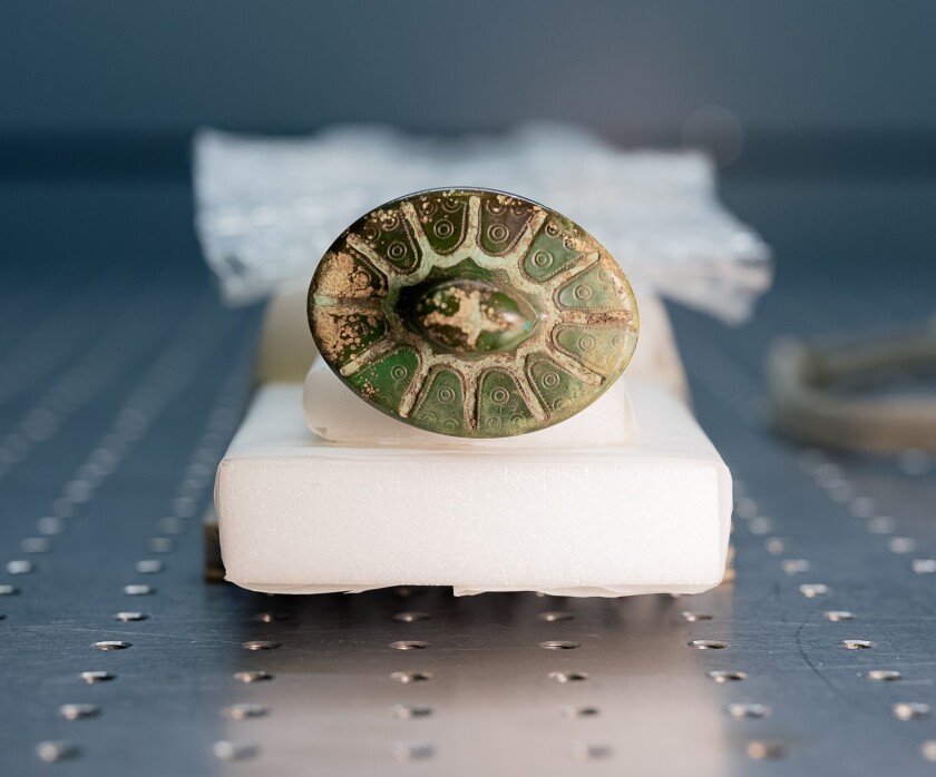 Aufw&auml;ndig gearbeitet: der Schwertknauf.