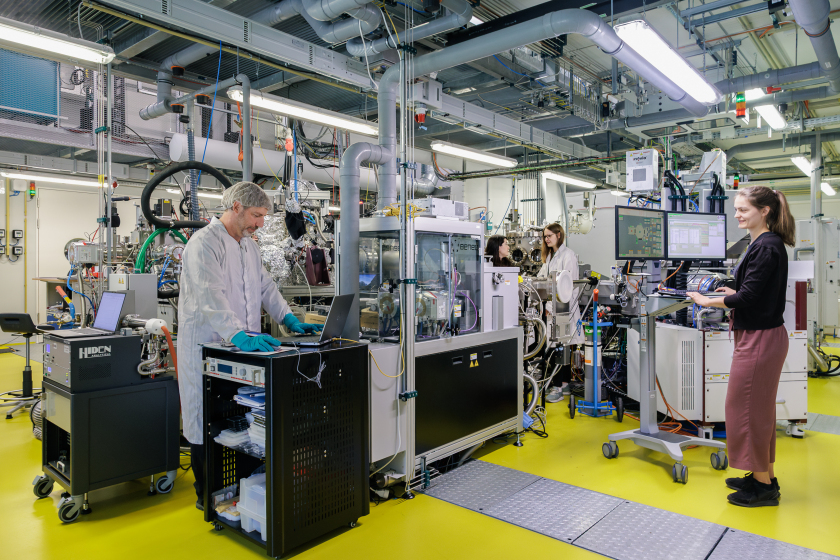 <p class="MsoPlainText">Von Atomen zu Innovationen: Mit modernster D&uuml;nnschichtabscheidung beschleunigen Forschende die Entwicklung neuer Katalysatoren.