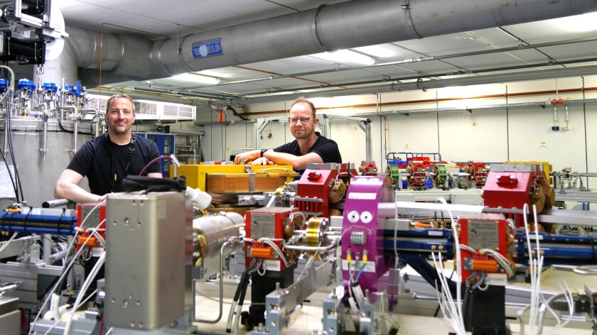 Dr Axel Neumann (left) and Prof. Dr Thorsten Kamps (right) have built a SRF photoelectron injector &ndash; the only one of its kind in the world &ndash; as part of the SEAlab project. The facility is now being dismantled, and many of its components are to be reused.