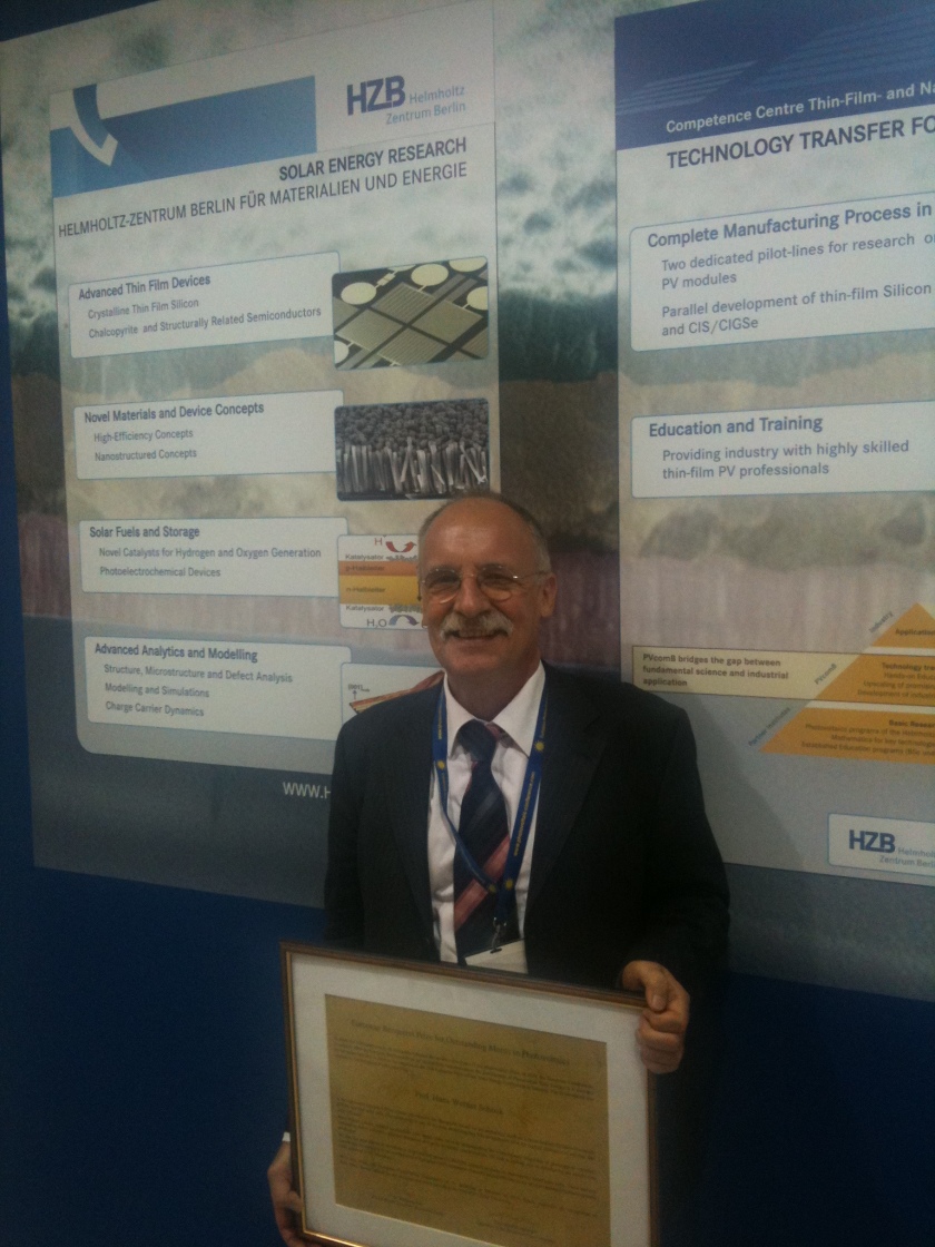 Prof. Dr. Hans-Werner Schock received today <br /> the prestigious Becquerel Prize.  HZB/E. Zrn
