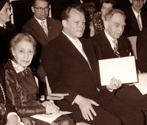 Lise Meitner, Willy Brandt und Otto Hahn bei der Grndung des Hahn-Meitner-Instituts am 14. Mrz 1959. 