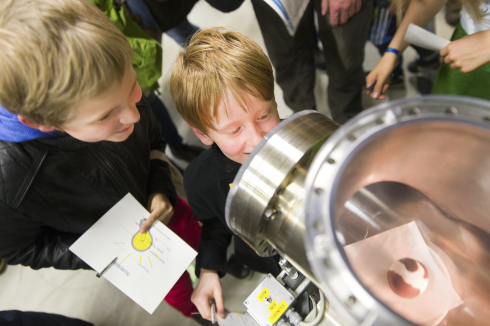 3.800 Menschen besuchten das HZB zur Langen Nacht der Wissenschaften