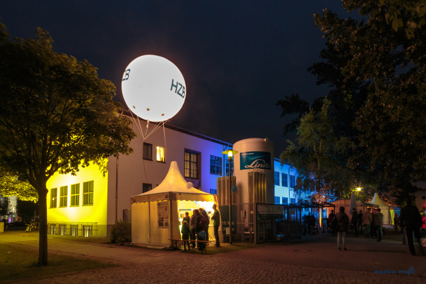 <strong>Materialien und Technologien f&uuml;r die Energiewende erforschen:</strong> Erfahren Sie mehr dar&uuml;ber am Institut f&uuml;r Silizium-Photovoltaik (Kekul&egrave;str. 5). Foto: HZB/M. Muske
