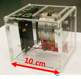 F&uuml;r konventionelle Elektronenspinresonanz-Spektrometer braucht man viel Platz, das "ESR on a Chip" passt hingegen in eine 10 Zentimeter gro&szlig;e Box. Bild. J.Anders