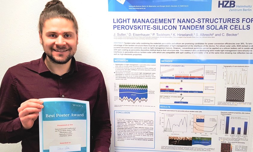 Johannes Sutter erhielt auf der NIPHO19 einen Preis f&uuml;r sein Poster zur Nanostrukturierung von Solarzellen.