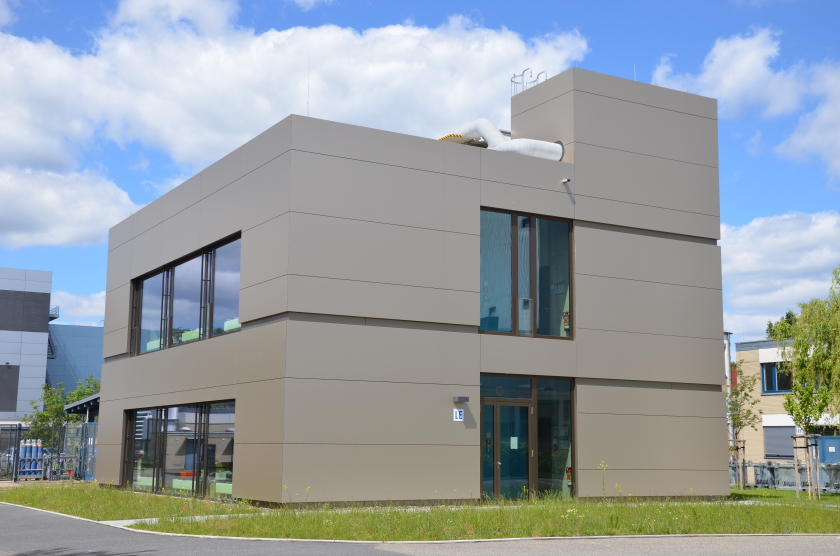 Dieser Labor-Neubau erhielt im April 2019 die Silberplakette "Nachhaltiges Bauen".