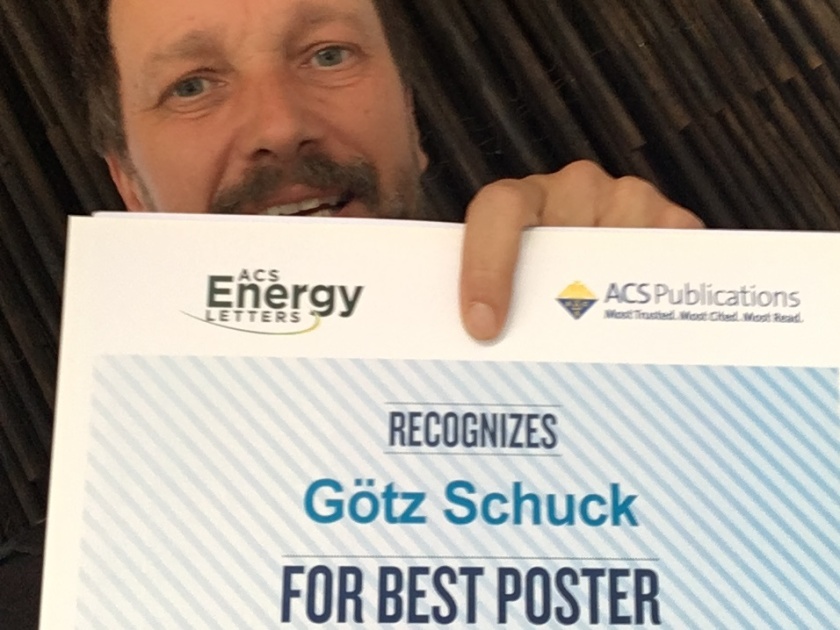 Dr. G&ouml;tz Schuck hat auf der PSCO-19 einen Preis f&uuml;r sein Poster erhalten.