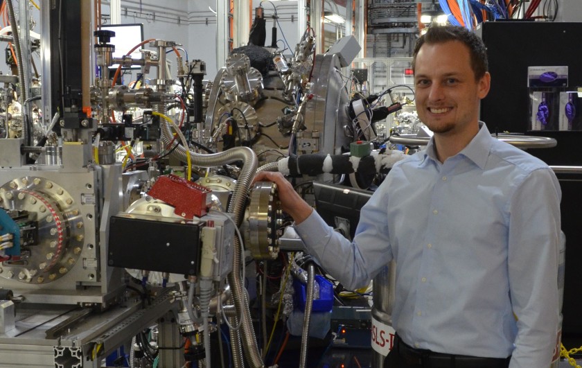 Felix B&uuml;ttner has set up a holography chamber at Brookhaven National Laboratory.
