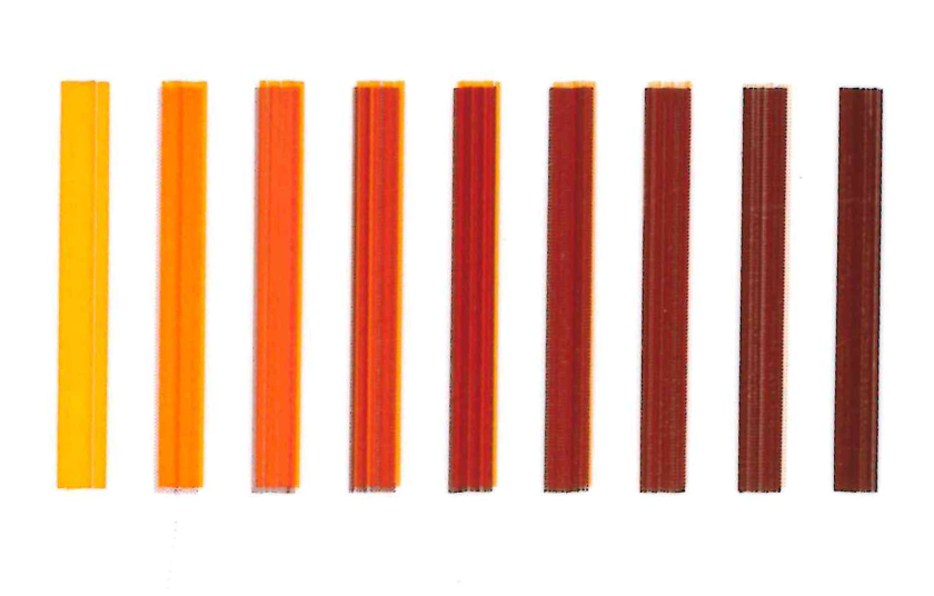 Neun Proben mit unterschiedlicher Zusammensetzung: von reinem CsPbBr<sub>2</sub>I (Tinte 1, links) bis zu reinem CsPbI<sub>3</sub> (Tinte 2 rechts).