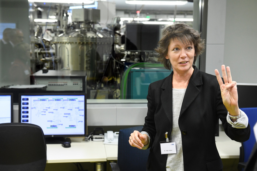 Dr. Antje Vollmer heads the User Coordination department at the X-ray source BESSY II and has been the spokesperson for the BESSY II facility since 2021.