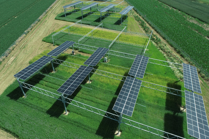 Im Reallabor f&uuml;r Agri Food-Energy-Park am Forschungszentrum J&uuml;lich werden neue Konzepte f&uuml;r die Agri-Photovoltaik erprobt.