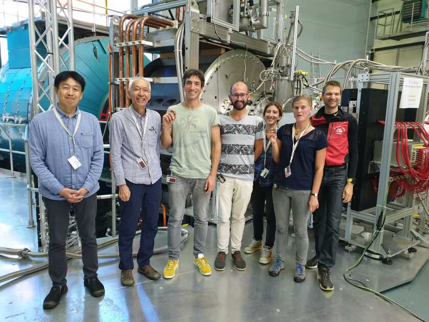 Physicists in front of the High-Field Magnet at BER II during one of the last measurements. Some of the team members did not contribute to this paper (ambient pressure) but to a next publication on the behaviour of the model system under high pressure. Names from left to right: Koji Munakata, Kazuhisa Kakurai, Ga&eacute;tan Giriat, Luc Testa, Jana P&aacute;sztorov&aacute;, Ellen Fogh and Henrik M. R&oslash;nnow.