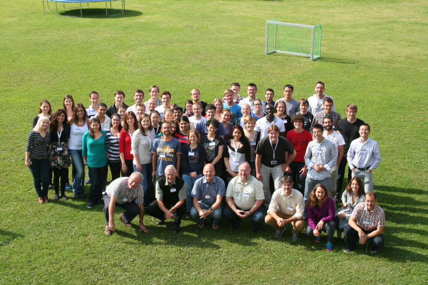 Learning in green surroundings: In 2014 the summer students came from all over the world to meet solar energy experts.