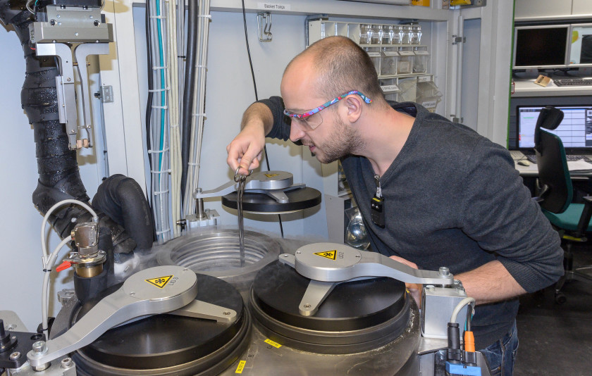 The teams of Freie Universit&auml;t Berlin and Helmholtz Zentrum Berlin are engaged in the of training young scientists. The participants produce samples and examine at the MX beamlines of BESSY II.