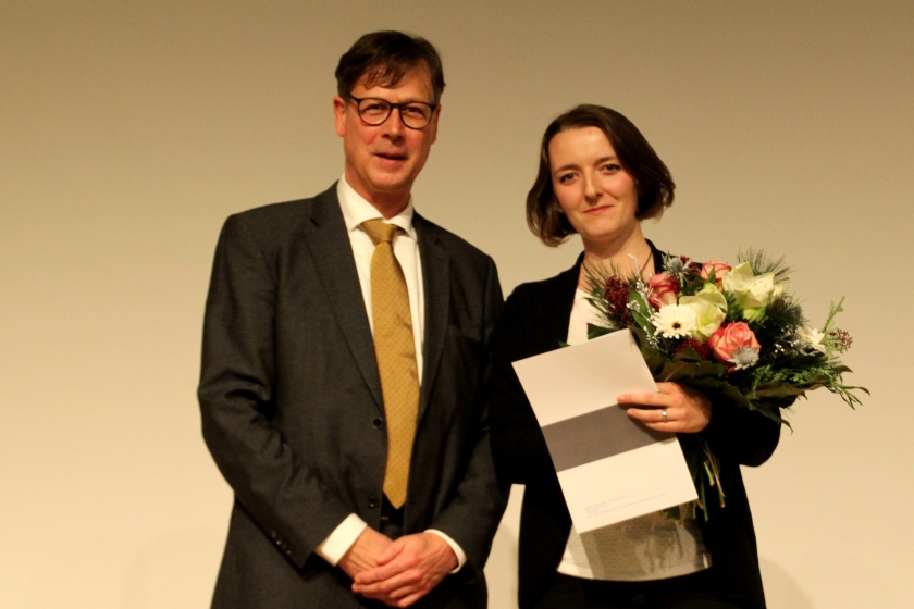 Dr. Nele Thielemann-K&uuml;hn wurde f&uuml;r ihre Promotionsarbeit mit dem Ernst-Eckard-Koch-Preis ausgezeichnet. 