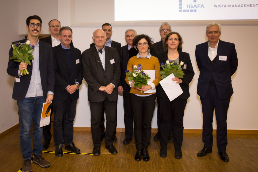 Die Jury mit Nominierten und dem Preistr&auml;ger,&nbsp;Dr. Raul Garcia Diez, (links). Foto: Matthias Brandt