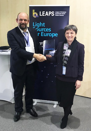Dr. Caterina Biscari, Director of the ALBA Synchrotron in Spain and Vice Chair of LEAPS, presented the LEAPS Strategy 2030 to Jean-David Malo, Director, Directorate General Research and Innovation, European Commission.