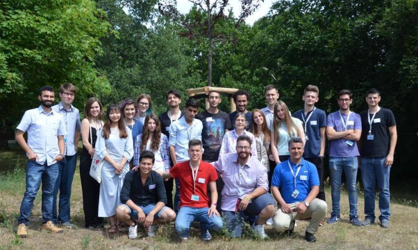21 students from all over the world will work on their research projects during summer at HZB. 