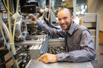 Dr. Tristat Petit receives the ERC Starting Grant from the European Research Council for his research on a new class of materials for the storage of electrical energy, the so-called MXenes.