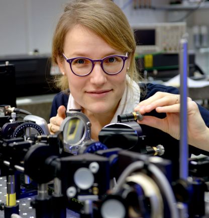 Renske van der Veen has a lot of experience with ultrafast x-ray measurements.