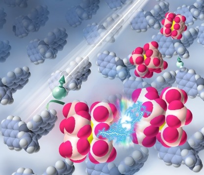 Die Illustration zeigt, wie Licht die gekoppelten Moleküle wieder in einzelne Moleküle zerlegt, die dann als n-Dotanden im organischen Halbleiter fungieren. 