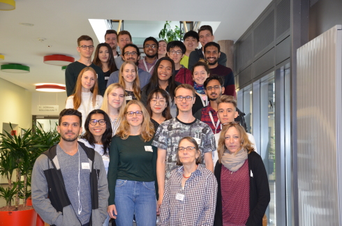 Summer in the laboratory: 24 students from all over the world start their summer project