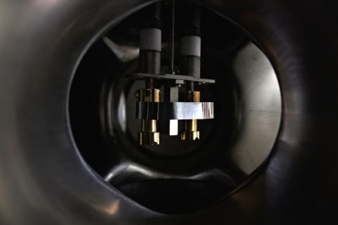 HZB Science Photowalk – Lutz Bassin’s vacuum chamber photograph submission is the winning entry
